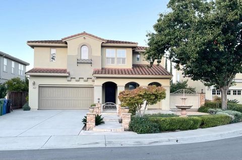 Photo of 521 Topham Court, Milpitas, CA 95035 (MLS # ML82025361)