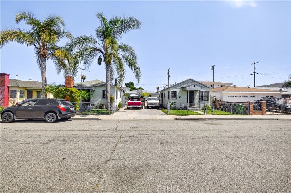 621 W Spruce