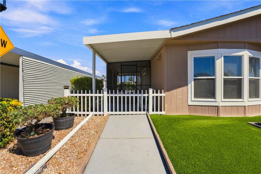 1250 N Kirby 99