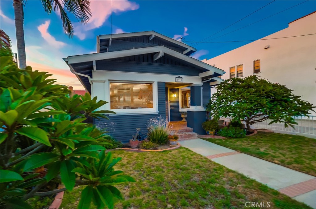 2815 E 5th Street