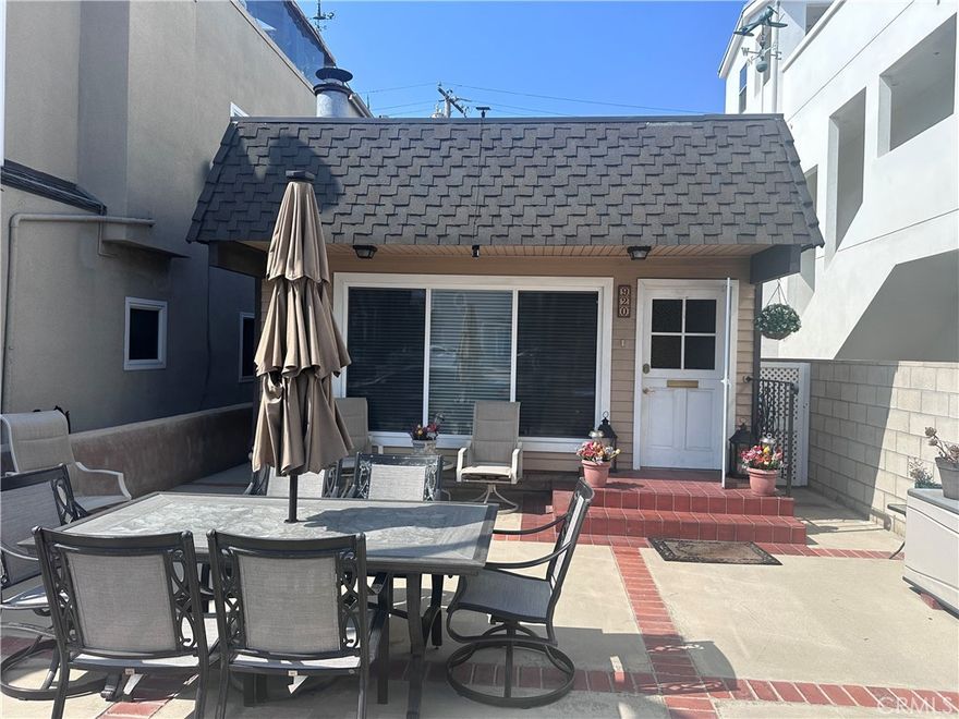 Located mid Peninsula, Large front patio, 2 car garage attached. zoned for a duplex. Being sold "AS IS" Seller will do no corrective work. Being sold for lot value. Home has been used for the last 60 years as a single family home. Property currently has 3 bedrooms, 4 bathrooms, 3 kitchens. Great location. Owner says bring an offer.