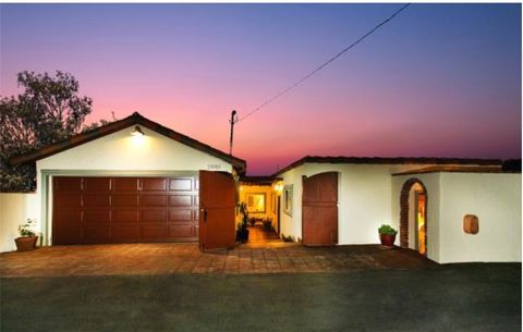 Photo of 31981 Virginia Way, Laguna Beach, CA 92651 (MLS # LG26088428)