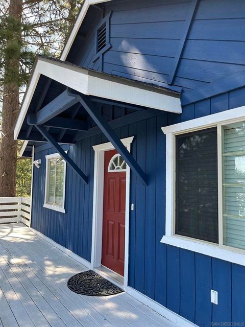 Photo of 30582 Ferndale Dr, Running Springs, CA 92382 (MLS # 250043118SD)