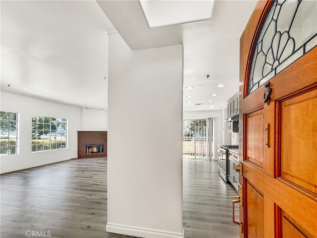 3 bed, 2.5 bathrooms, 3-level townhome, approx. 1,680 sq ft., two car garage with direct access to the unit. Gated end unit in a small community with only 8 units. Large and spacious great room. Ready for move-in. 3 levels, with all bedrooms on 3rd level. Across from Arcadia Mall, and near Arcadia High School.