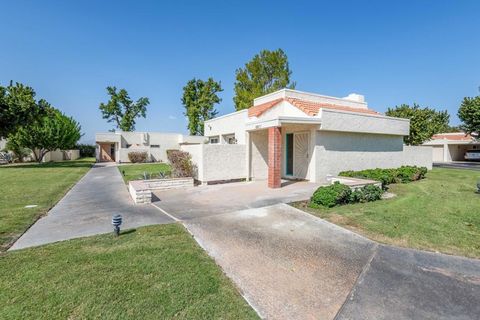 Photo of 1527 Spyglass Plaza, Palm Springs, CA 92264 (MLS # 219145905DA)