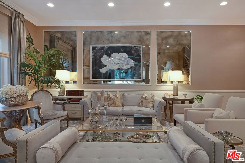 Photo of 13023 Montana Avenue #104, Los Angeles, CA 90049 (MLS # 26654593)