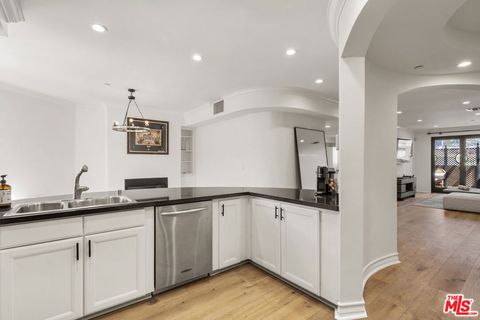 Photo of 122 N Clark Drive #405, West Hollywood, CA 90048 (MLS # 25626901)