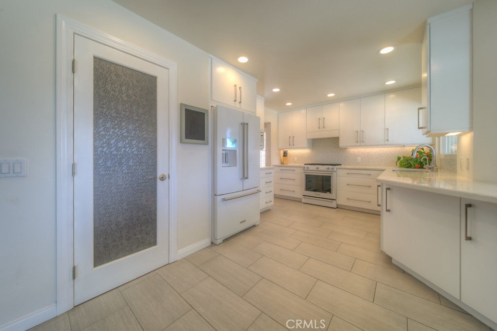 890 W 21 Street