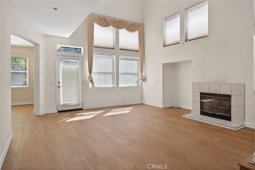 1050 Avenida Classica