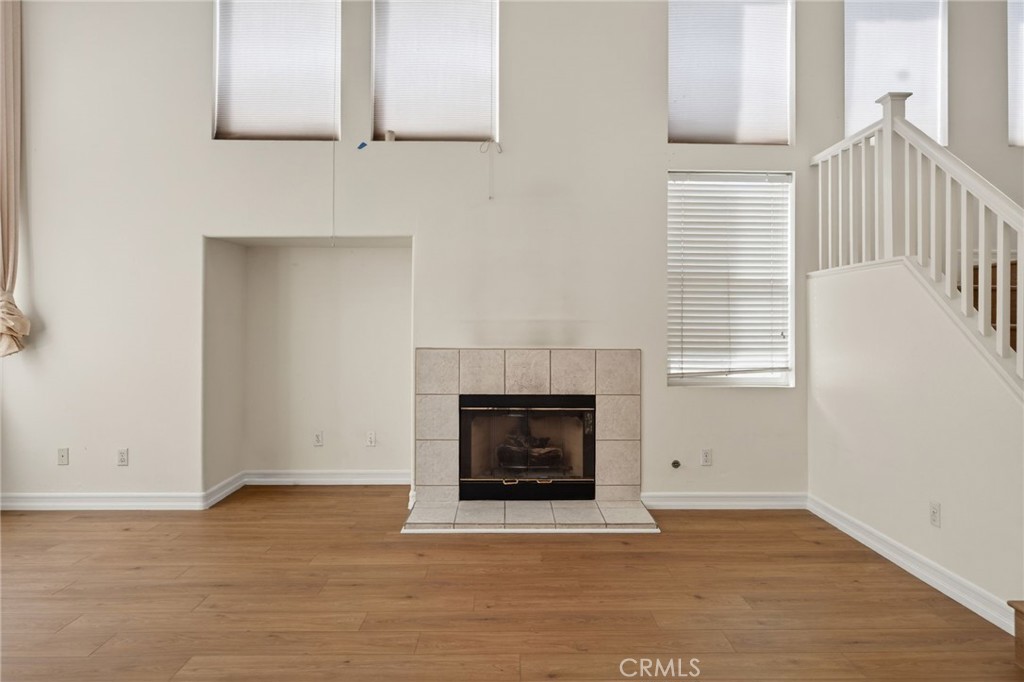 1050 Avenida Classica