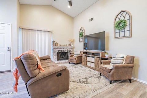 Tiny photo for 12976 E Mesa Verde Drive, Moorpark, CA 93021 (MLS # 226004633)