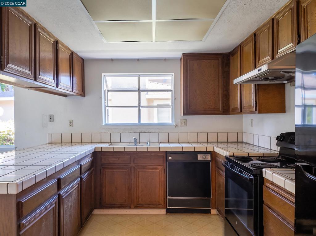 2579 El Portal Drive A