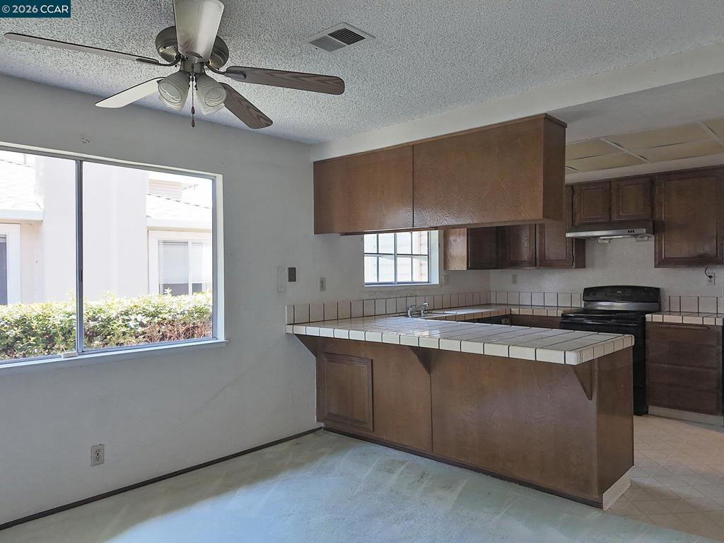 2579 El Portal Drive A