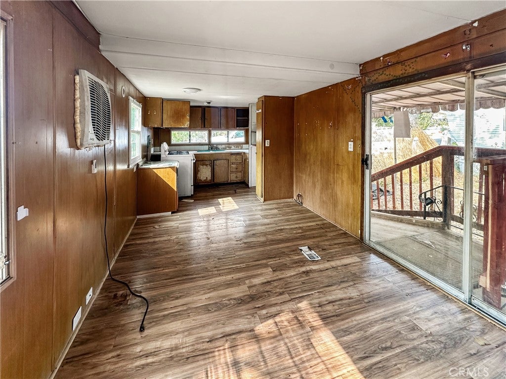 37 Acacia Avenue 3