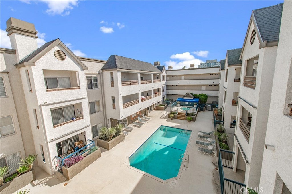 300 N El Molino #312, Pasadena CA 91101