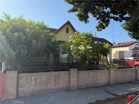 Photo of 955 S HILLVIEW AVE, East Los Angeles, CA 90022 (MLS # MB26204270)