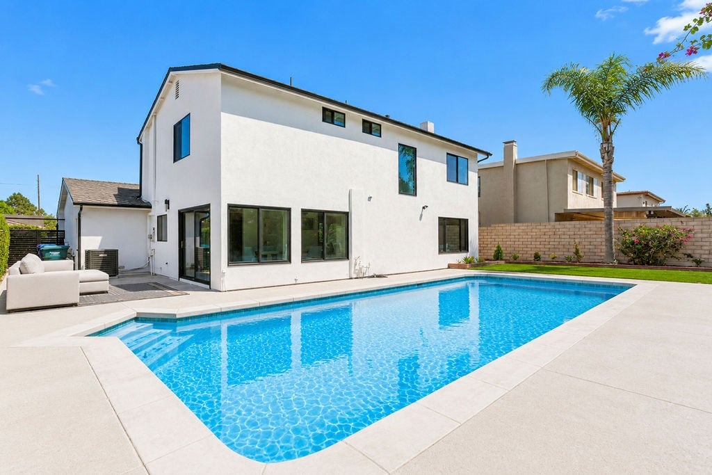 8711 Larkport Drive, Huntington Beach CA 92646 - Photo 36