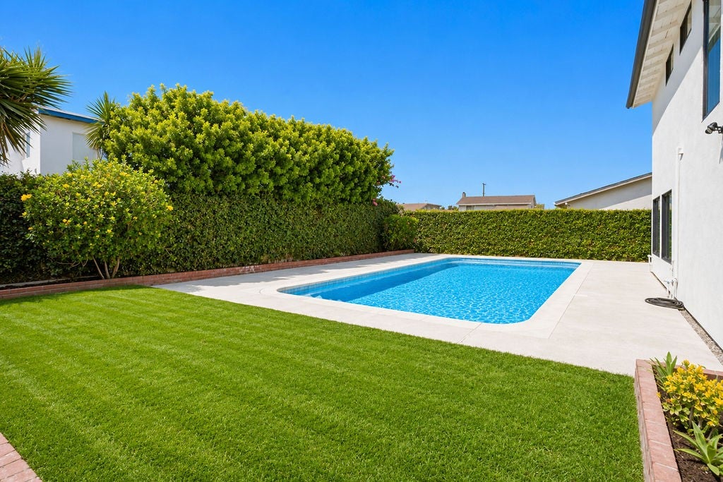 8711 Larkport Drive, Huntington Beach CA 92646 - Photo 33