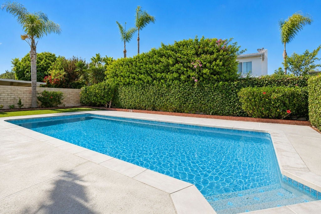 8711 Larkport Drive, Huntington Beach CA 92646 - Photo 32