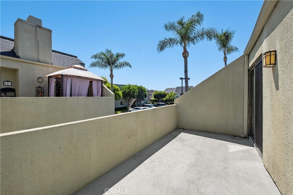 17652 Sergio Circle 202