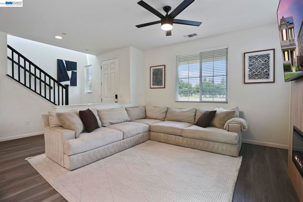 4323 Lennox Ln