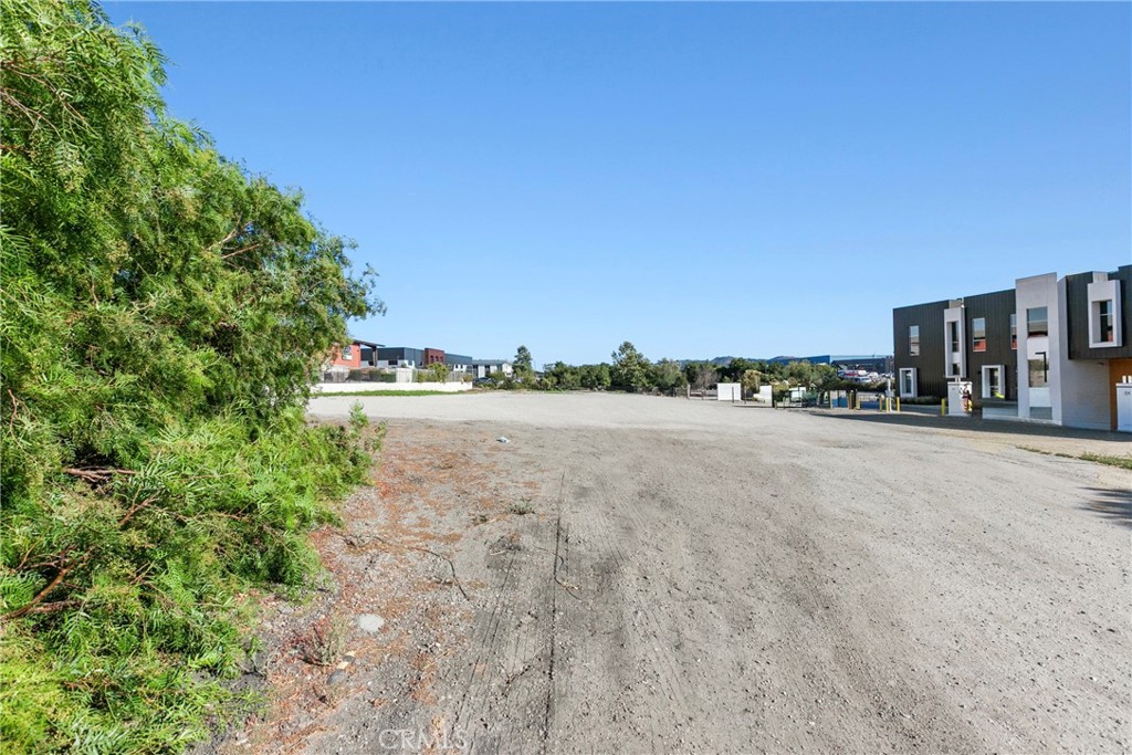 1051 Farmhouse Lane