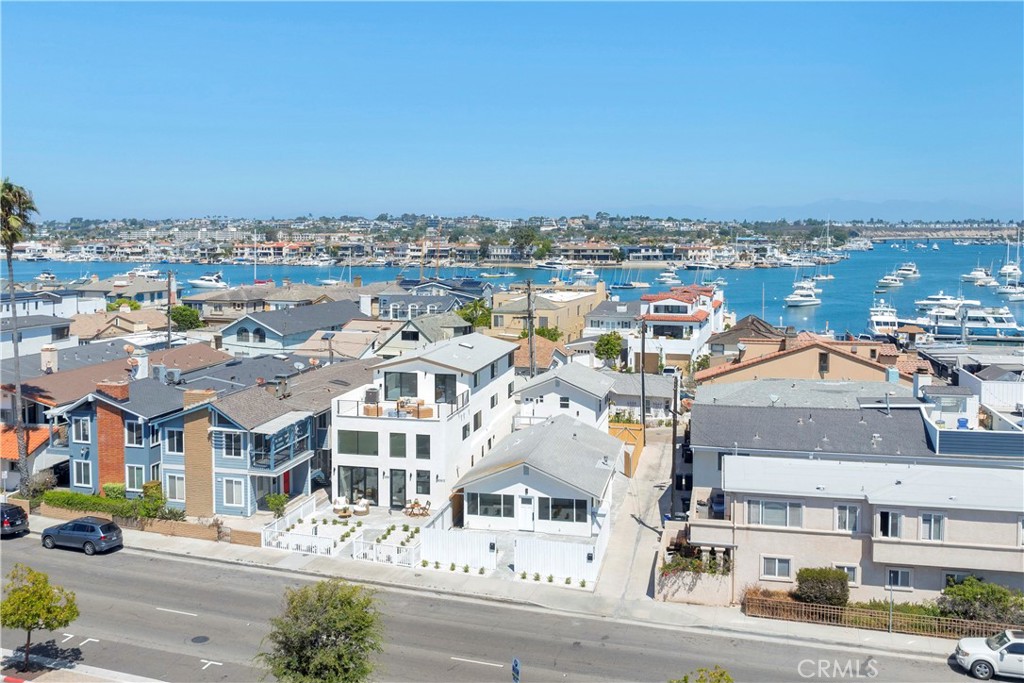 806 W Balboa
