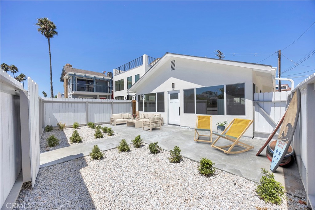 806 W Balboa