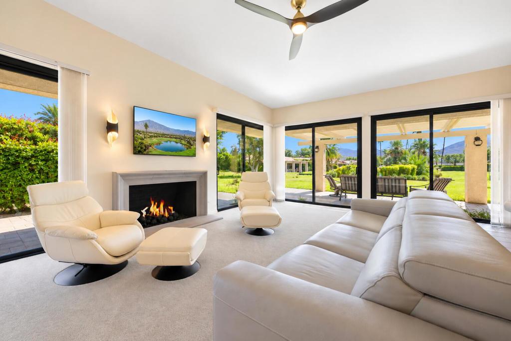 8 Stanford Drive