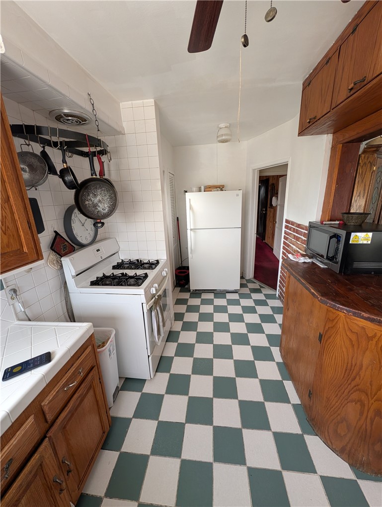 3816 Walnut