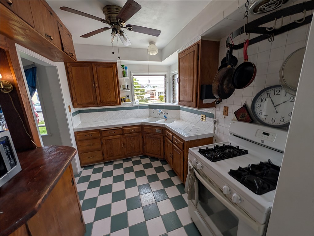 3816 Walnut