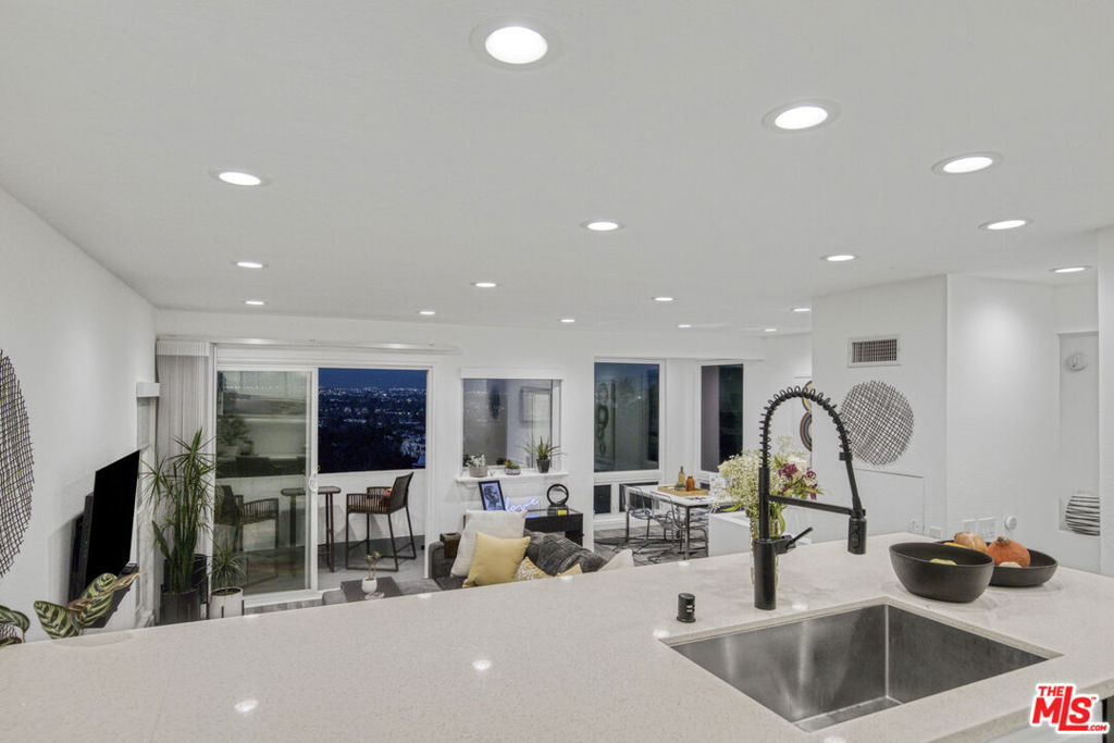 4112 Vanetta Place Place