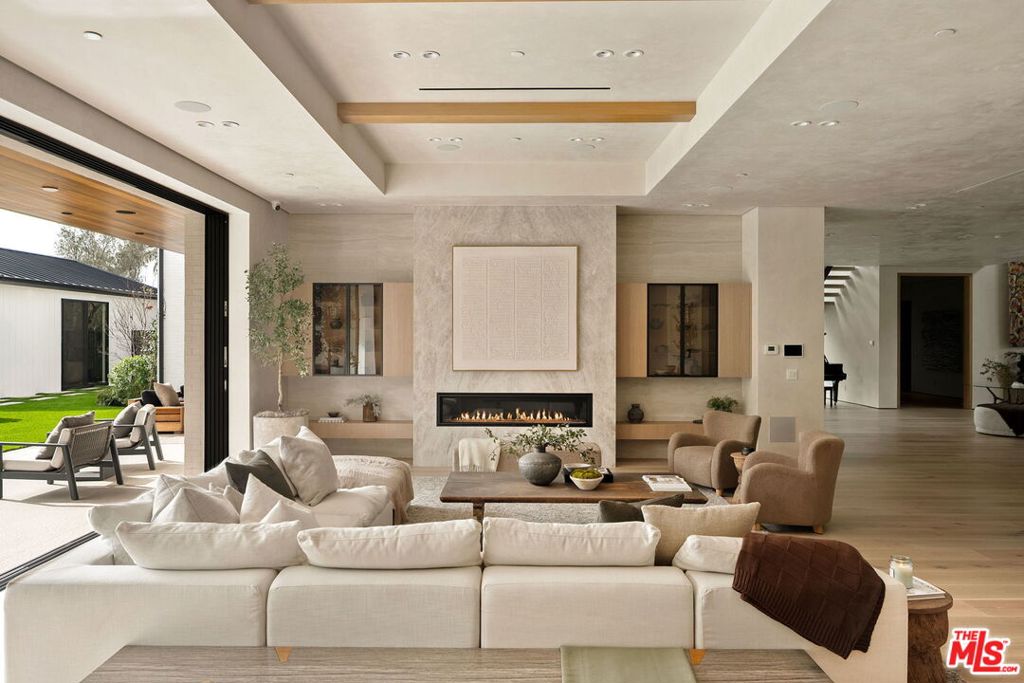 10386 Strathmore Drive