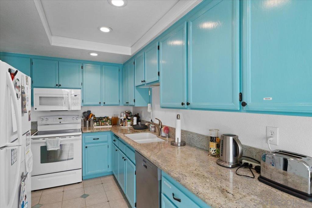 1651 S Juniper St 242