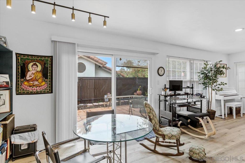 1651 S Juniper St 242