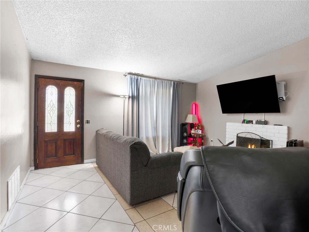 2132 S Pleasant