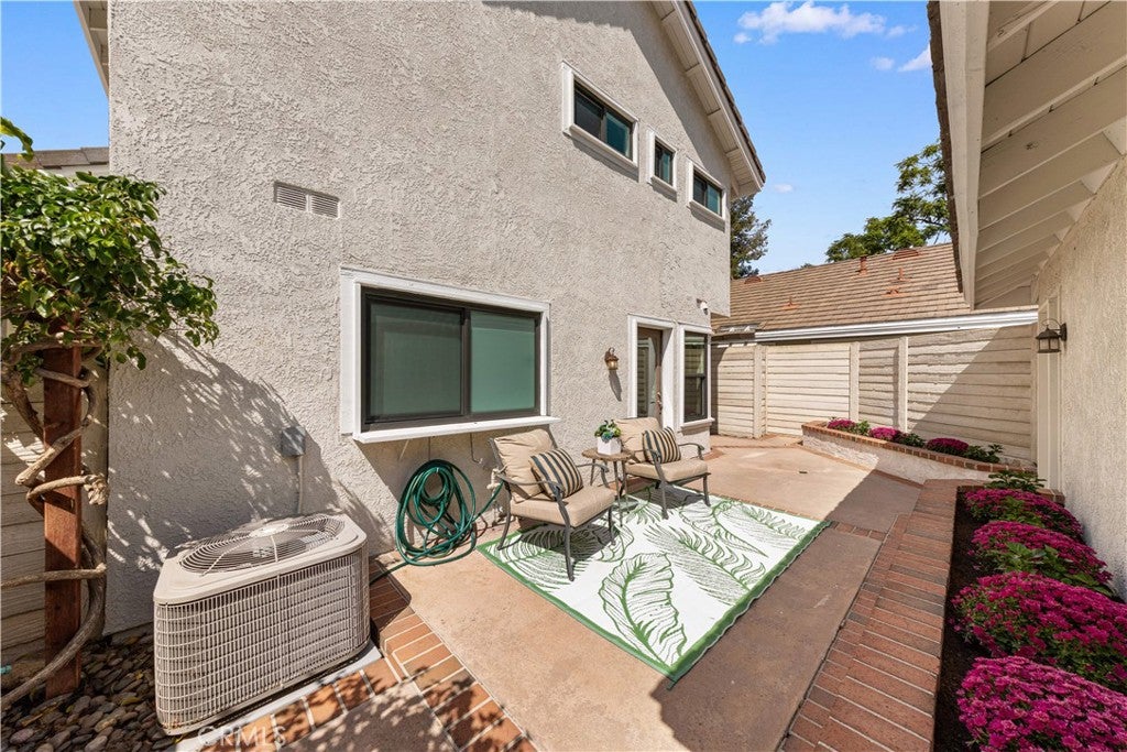 471 E Yale, Irvine CA 92614 - Photo 32