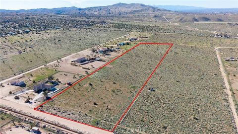 Photo of 9588 Milpas, Apple Valley, CA 92308 (MLS # CV26006921)