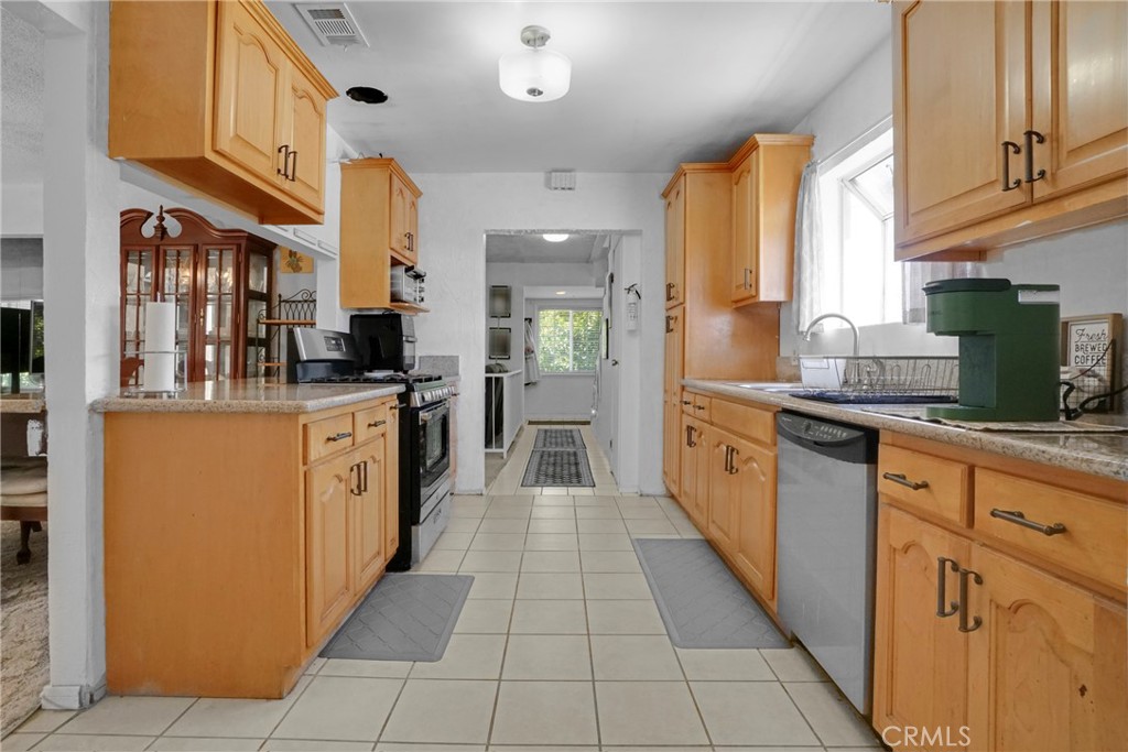 2022 Graham Ave
