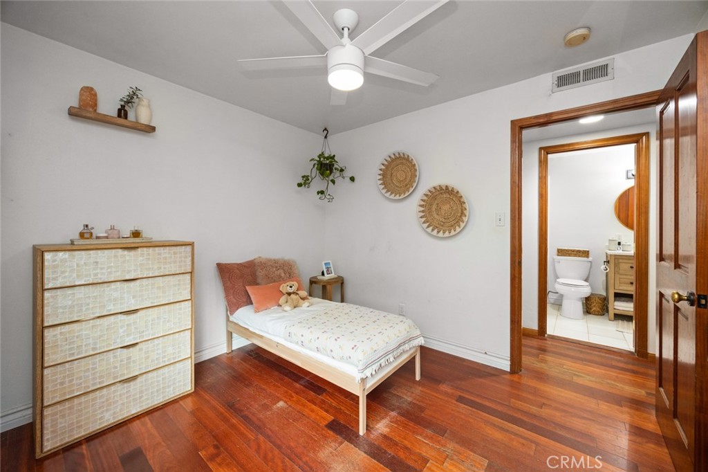 Country Square (CSQ) - Residential