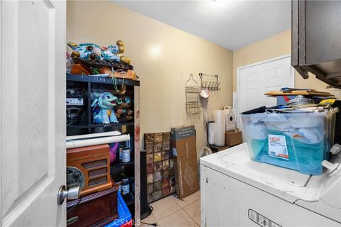 Tiny photo for 915 Alta St, Redlands, CA 92374 (MLS # PW26049721)