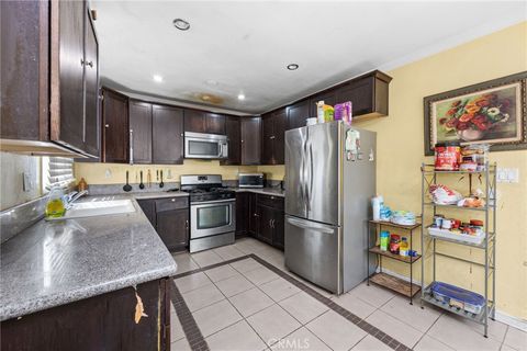 Tiny photo for 915 Alta St, Redlands, CA 92374 (MLS # PW26049721)