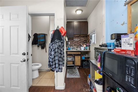 Tiny photo for 915 Alta St, Redlands, CA 92374 (MLS # PW26049721)