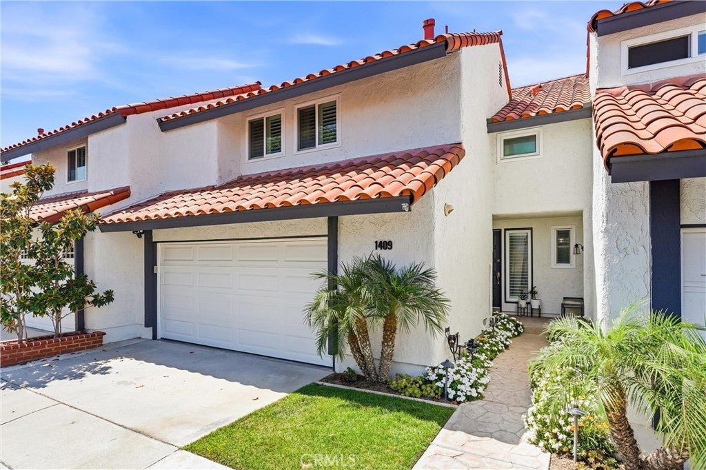 Photo of 1409 Arch Lane, Huntington Beach, CA 92648 (MLS # PW26172052)