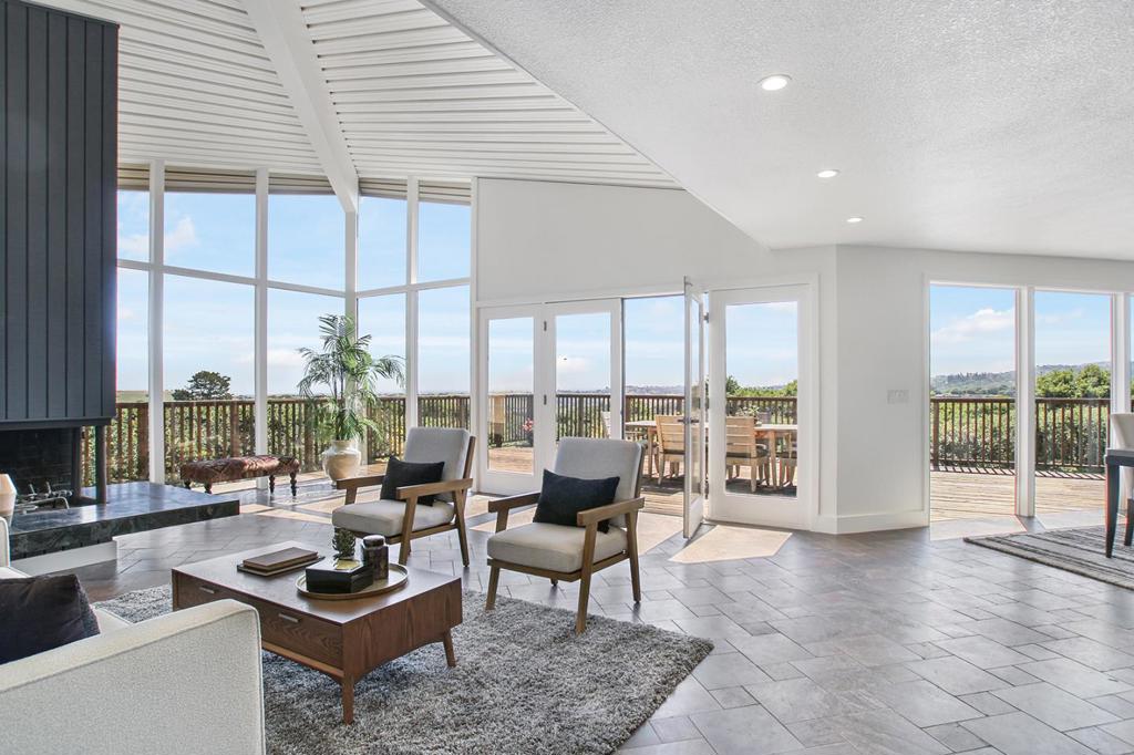 415 Golden Oak Drive