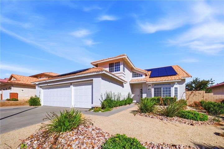 Photo 1 of 51 — 3121 Crowne, Palmdale, CA 93551
