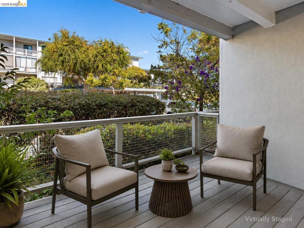 3 Commodore DR DR B153, Emeryville CA 94608