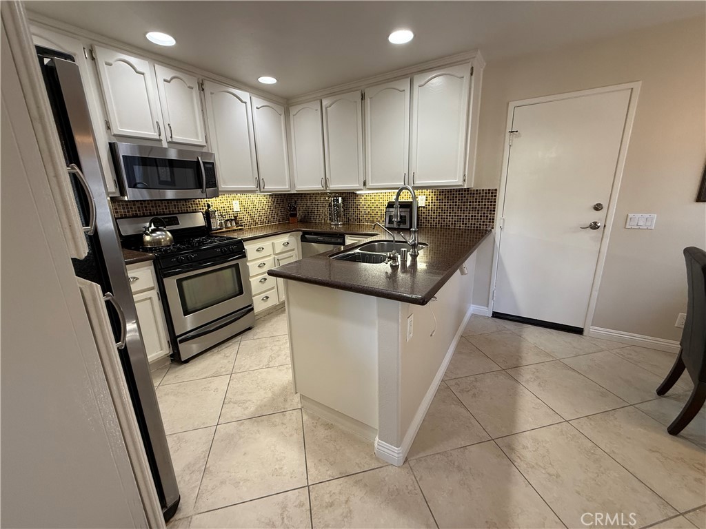 Tierra Linda (TLI) - Residential Lease