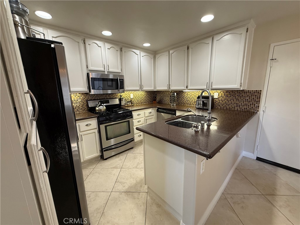 Tierra Linda (TLI) - Residential Lease