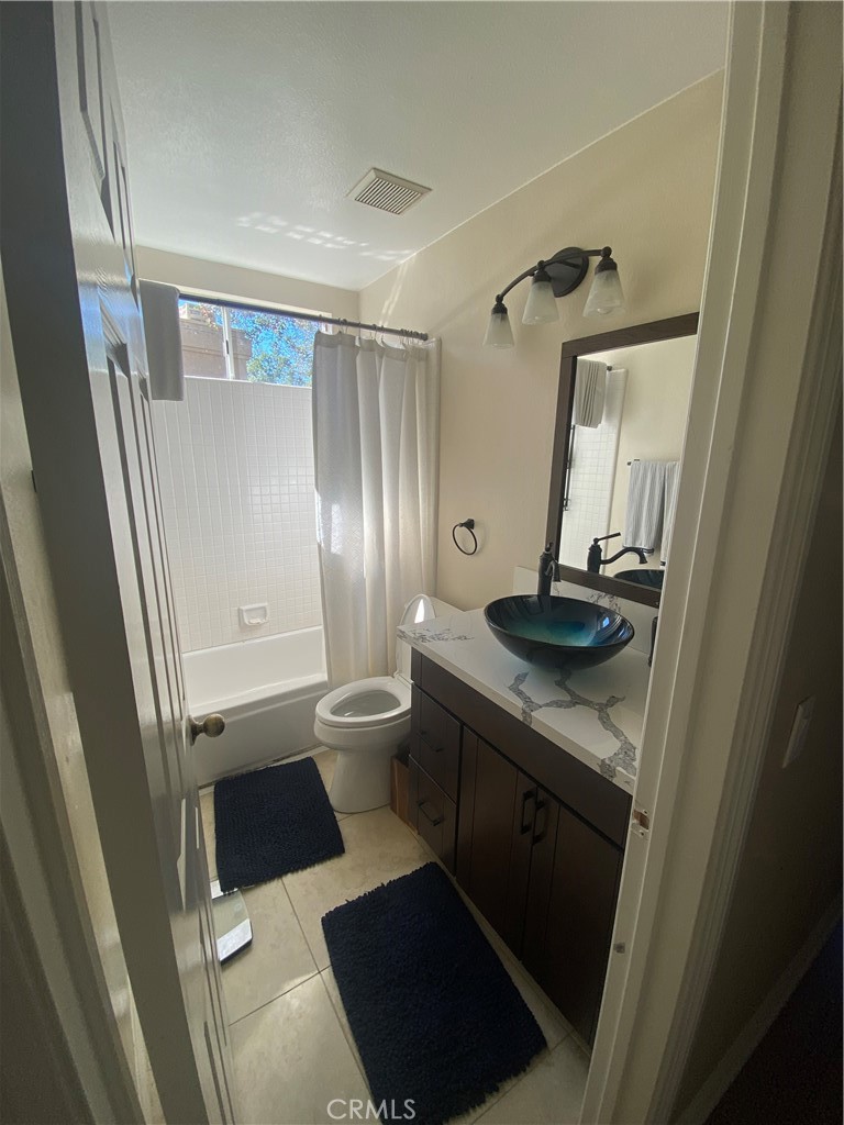 Tierra Linda (TLI) - Residential Lease